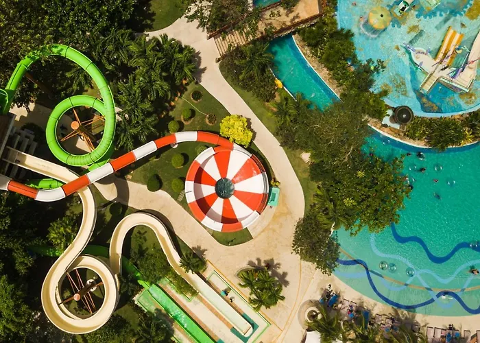 Jpark Island & Waterpark Cebu Resort 5*