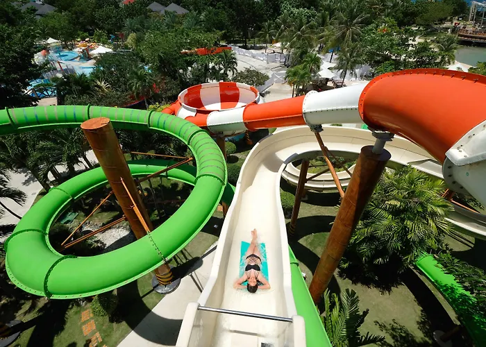 Jpark Island & Waterpark Cebu Resort 5*